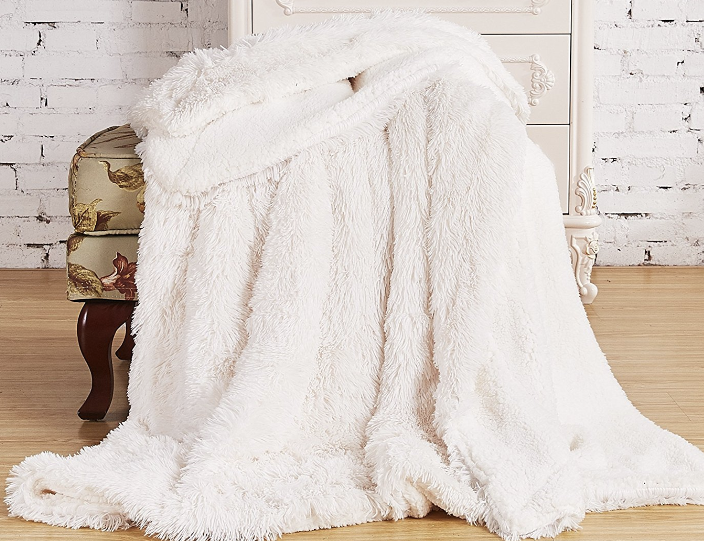 Sherpa Furry Blanket in Ivory